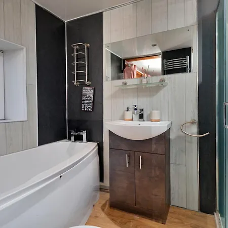 Finest Retreats - Abbeyview * 휫비