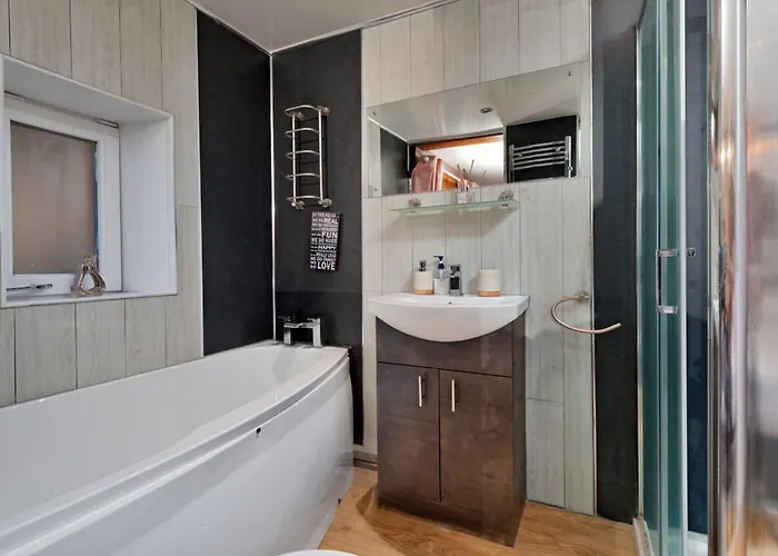 Finest Retreats - Abbeyview * Whitby